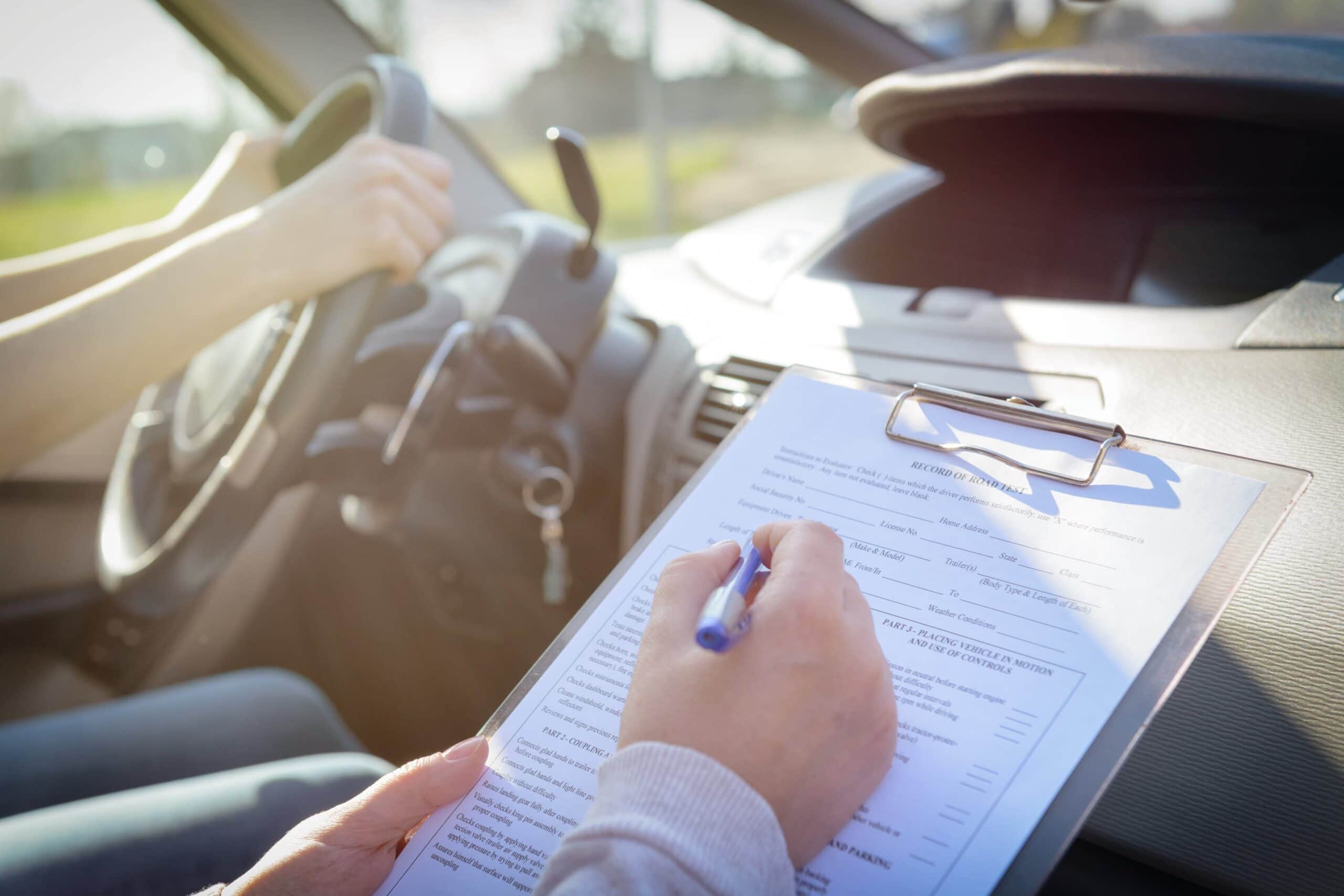 Faltas eliminatorias en el examen de conducir, ¿cuáles son y cómo evitarlas?
