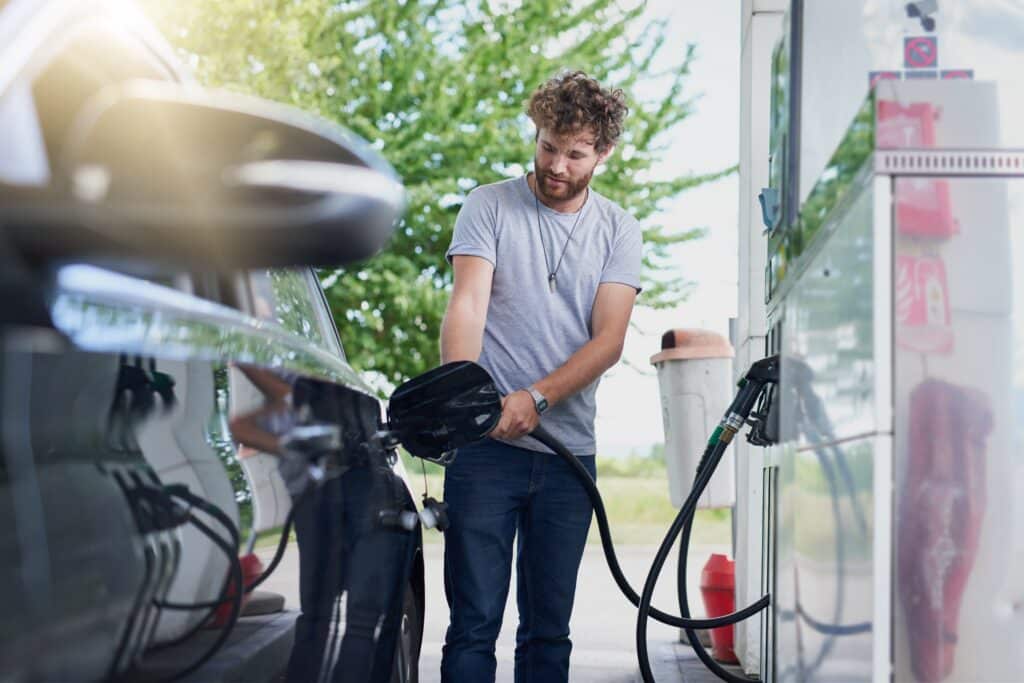 ¿Cómo se gasta menos gasolina? Guía rápida para reducir el consumo de combustible